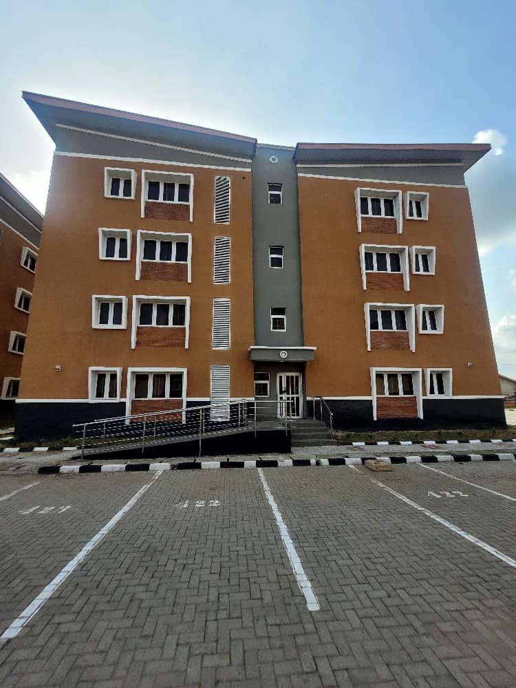 2 Bedrooms Flat Gbagada