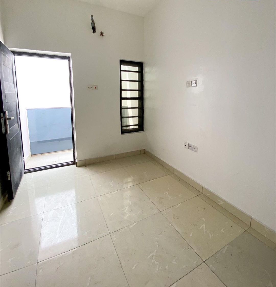 3 Bedroom Semi Detached Duplex with Fitted Kitchen