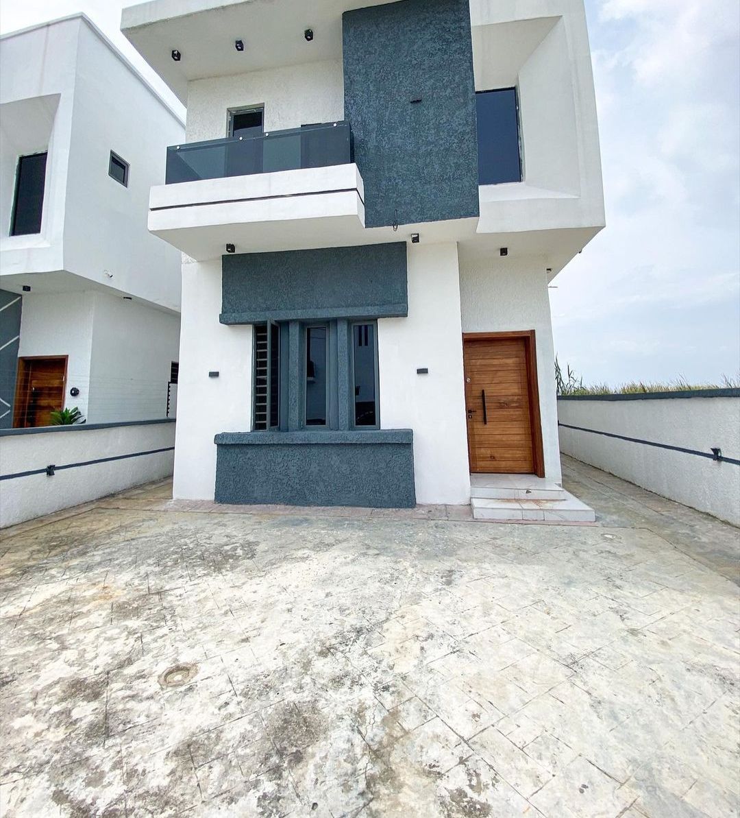 4 Bedroom Fully Detached Duplex