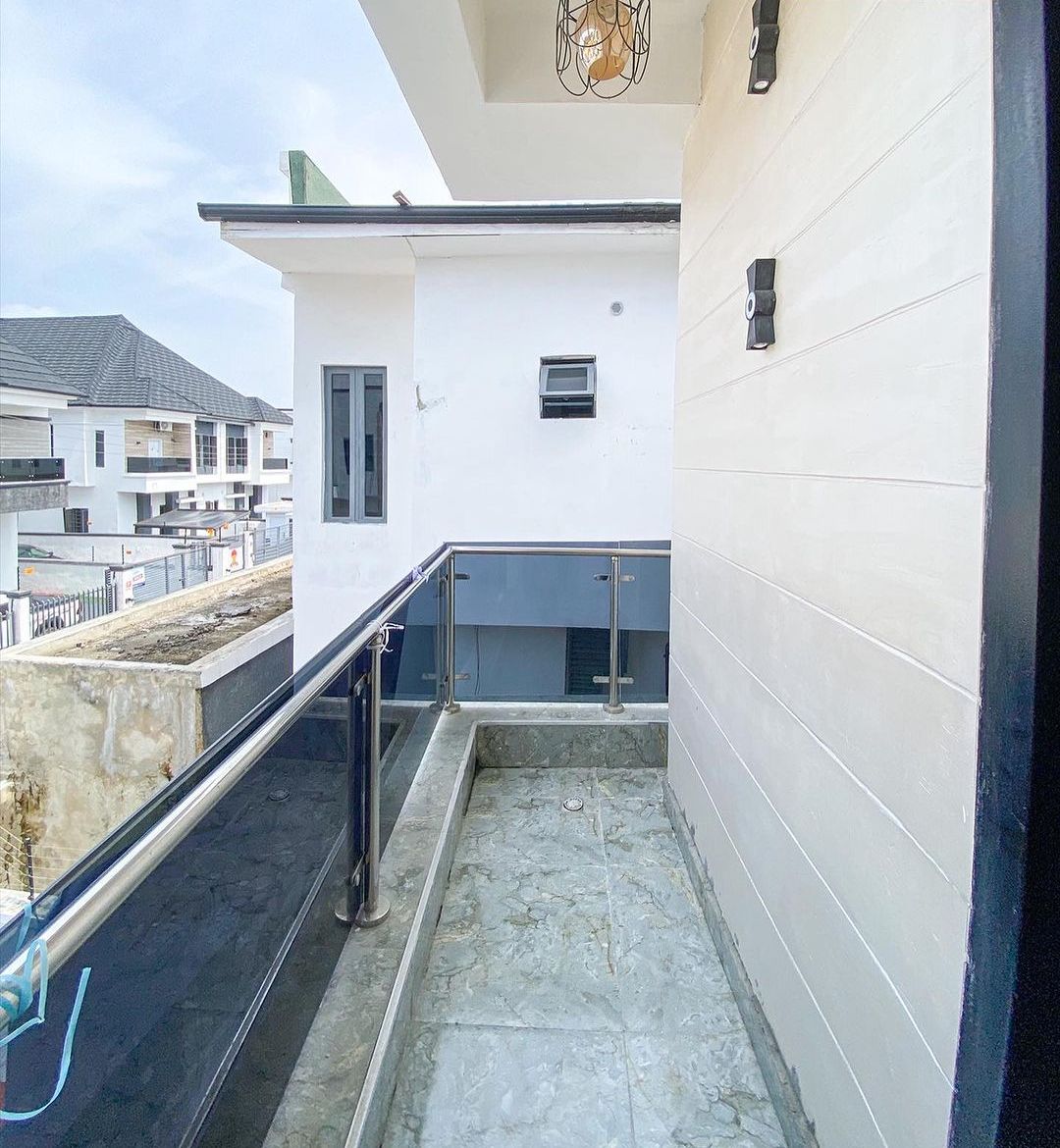 4 Bedroom Semi-detached Duplex