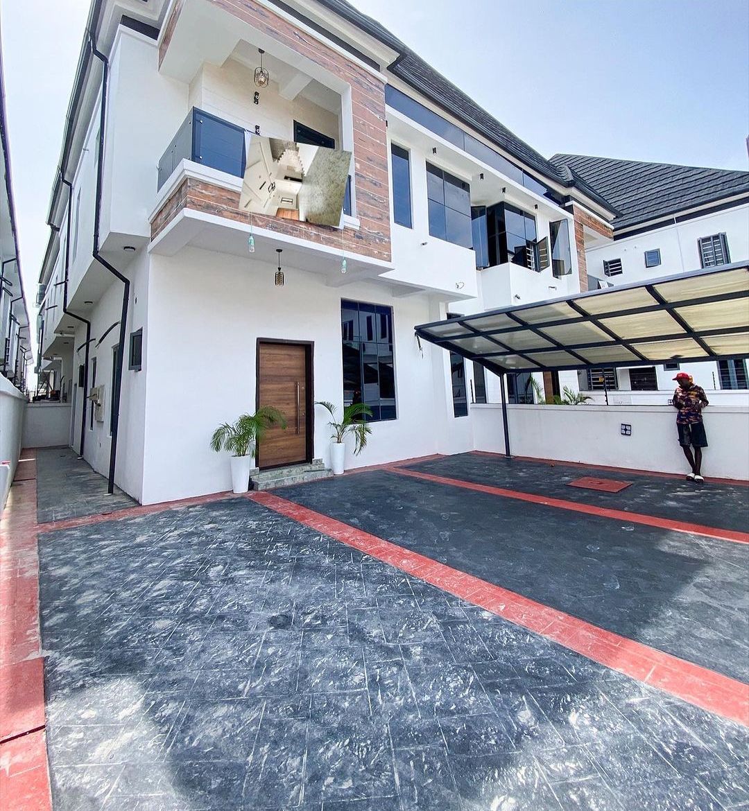 4 Bedroom Semi-detached Duplex