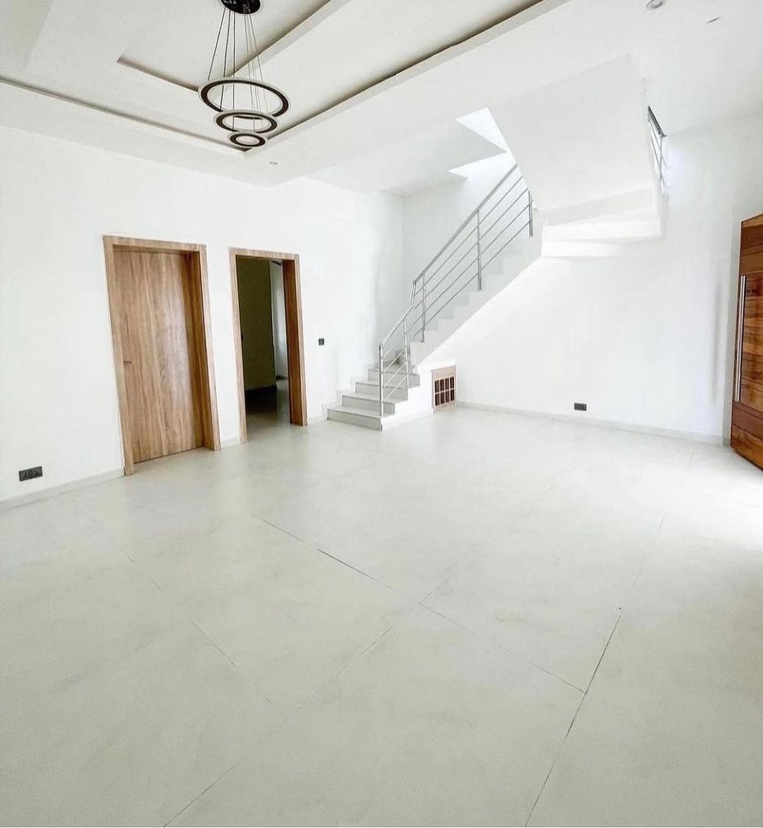 Spacious 4 Bedroom Terrace Duplex