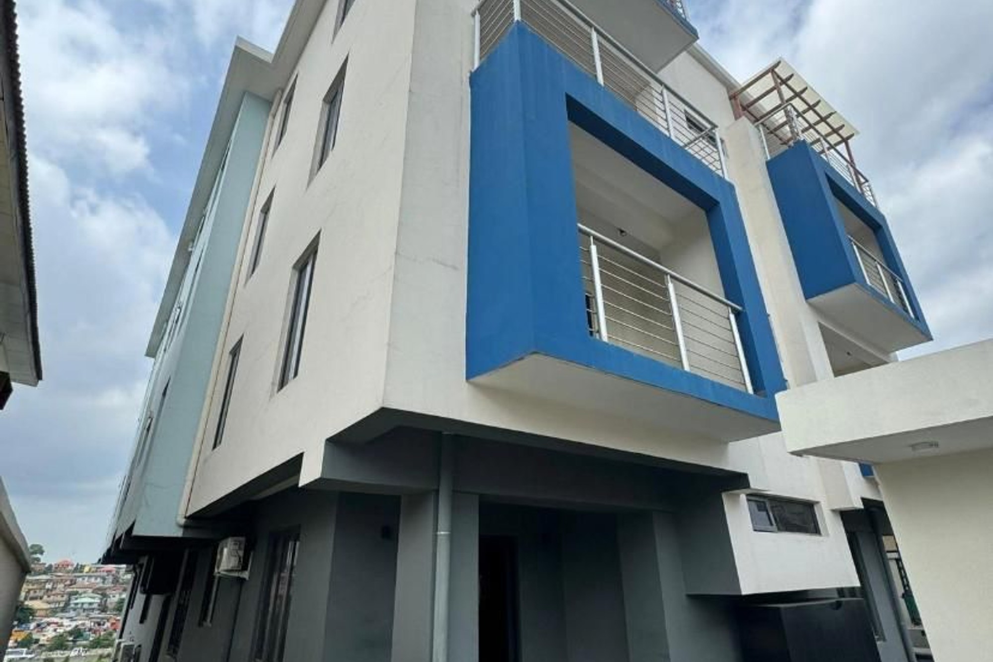 Serviced 3 Bedroom Apartment with BQ For Rent