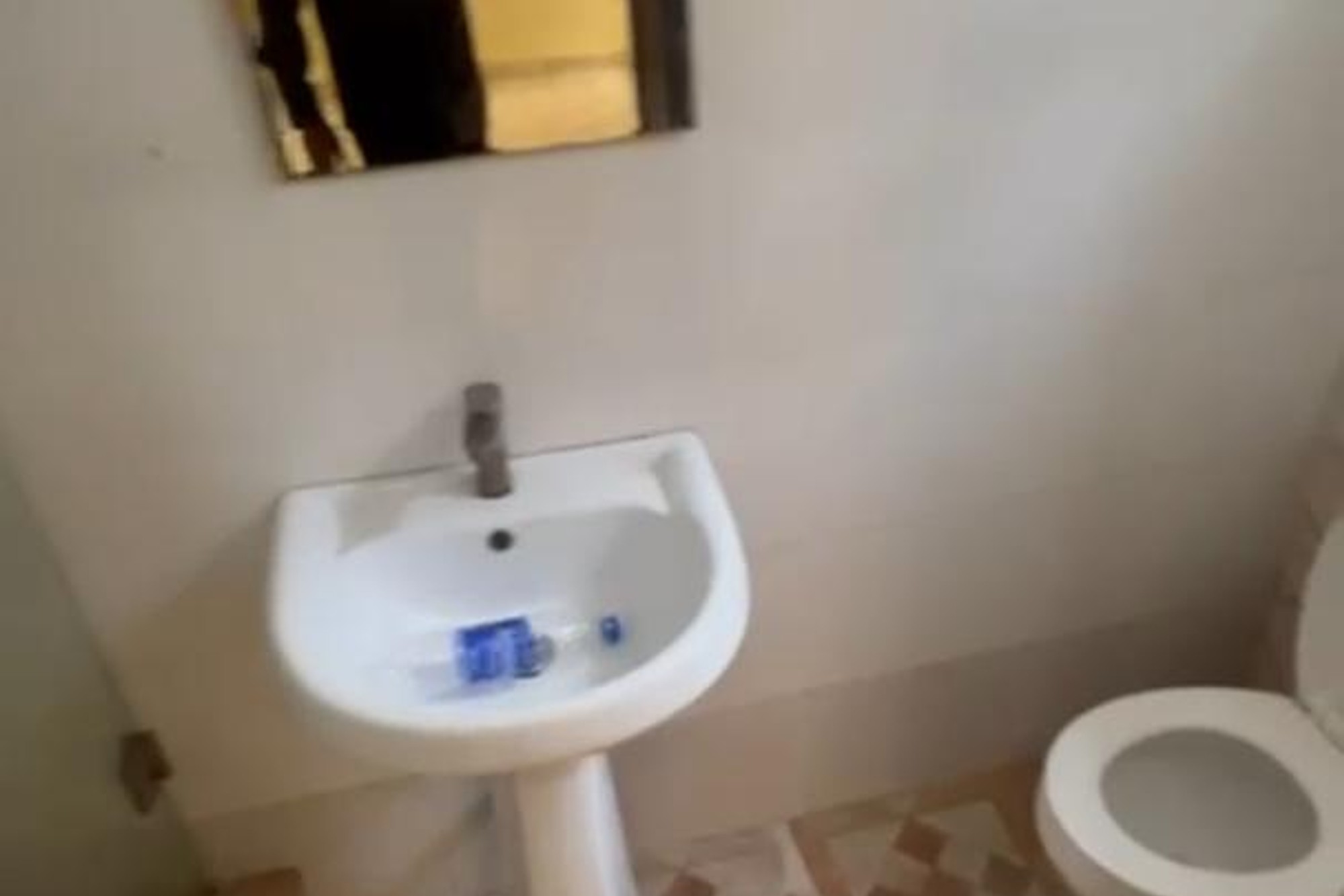 Mini Flat Upstairs For Rent in Lekki – Affordable & Convenient