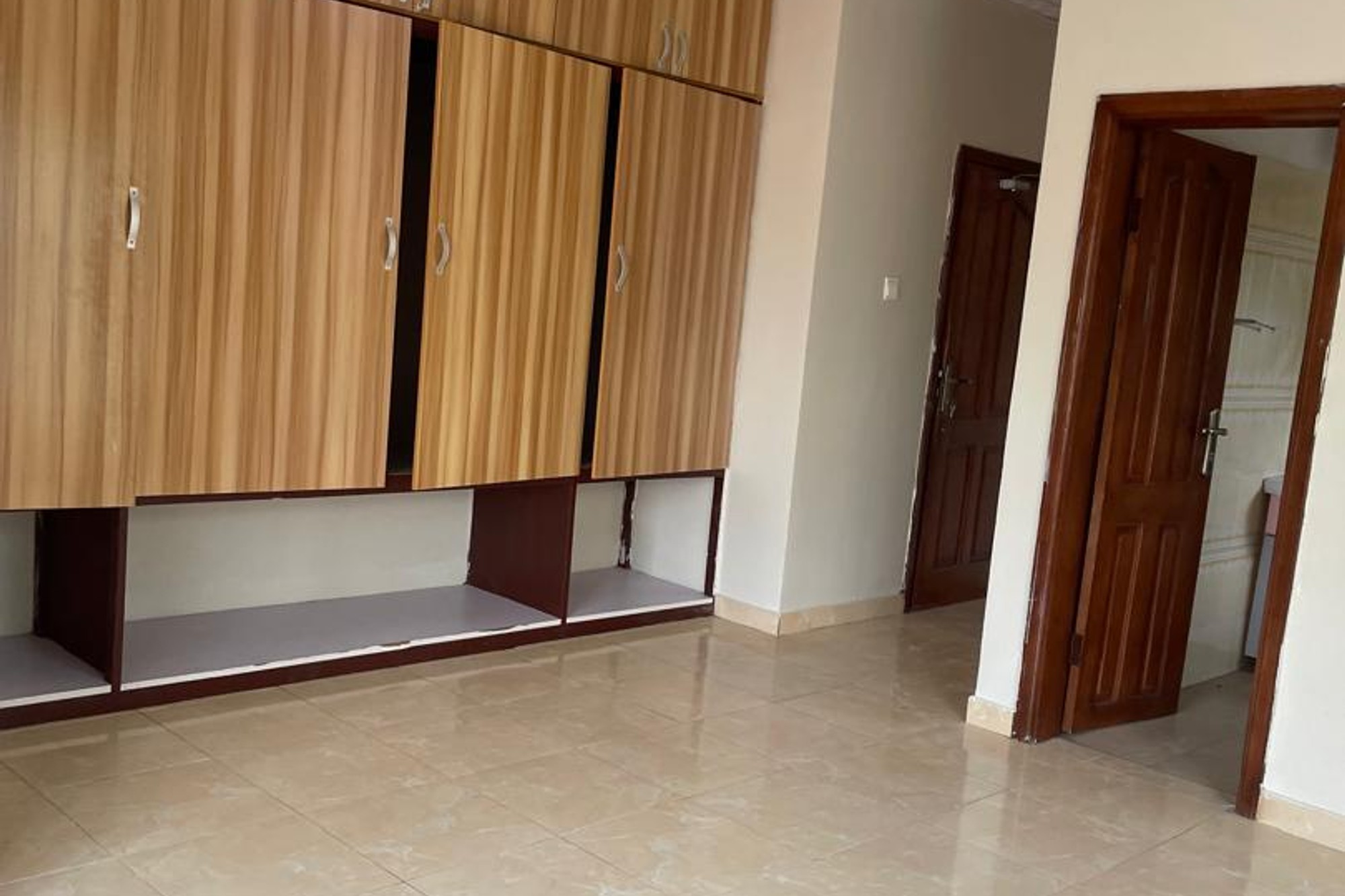 4 Bedroom Fully Detached Duplex For Rent – Spacious Living