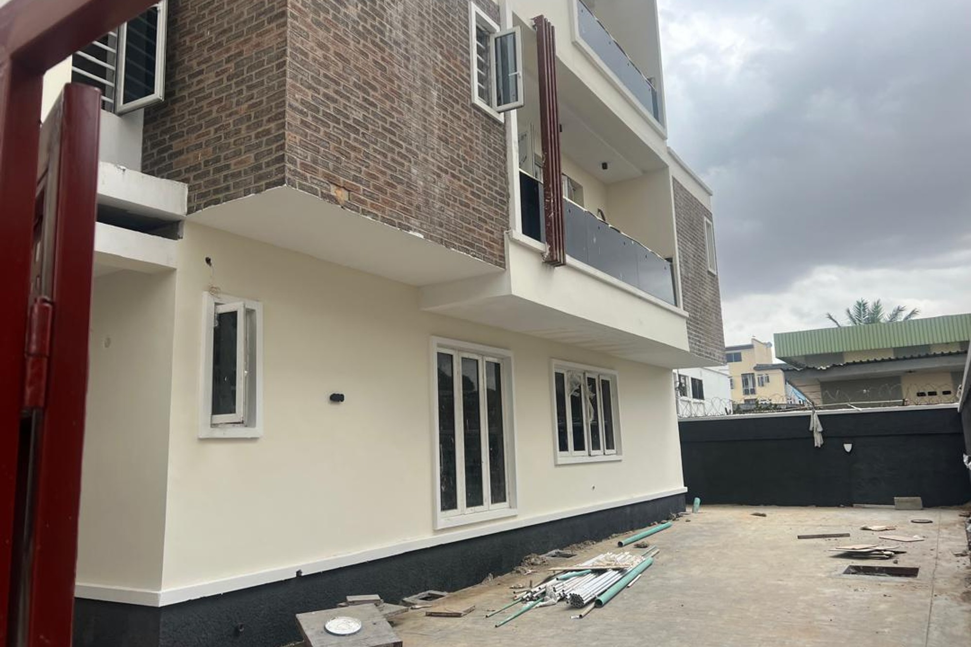 Modern 5 Bedroom Detached Duplex For Rent – Luxury Living